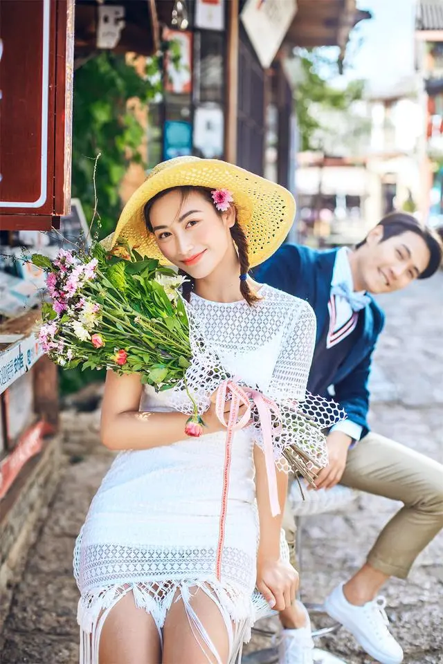 婚纱照卧室照片怎么选_卧室婚纱照类型图片女_婚纱照卧室挂法效果图