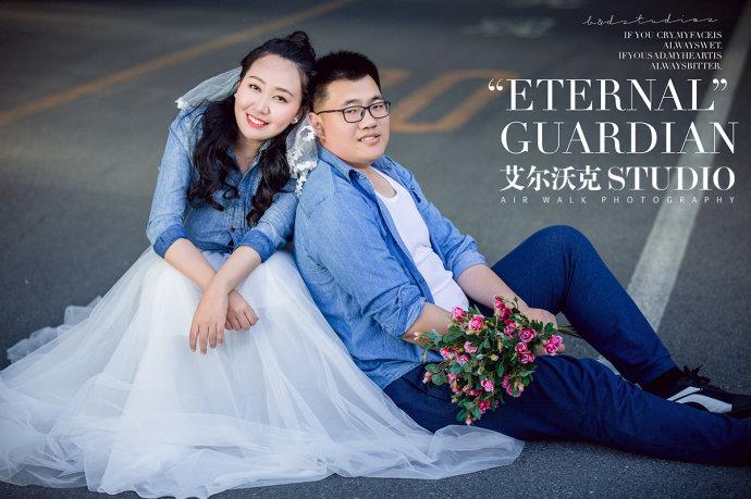 婚纱男女背影图片_婚纱姿势男女照个性动作图片_个性婚纱照动作姿势男女